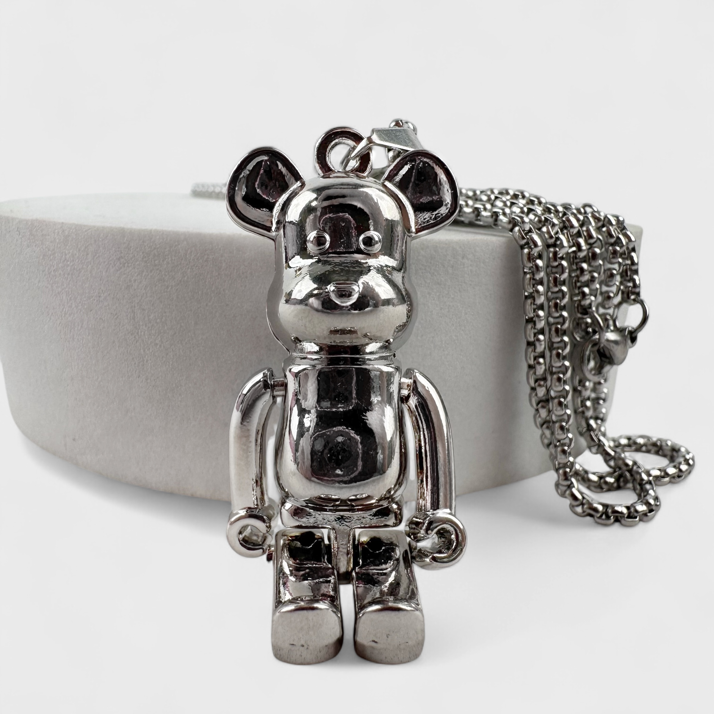 Кулон на цепочке "Bearbrick" серебристый 