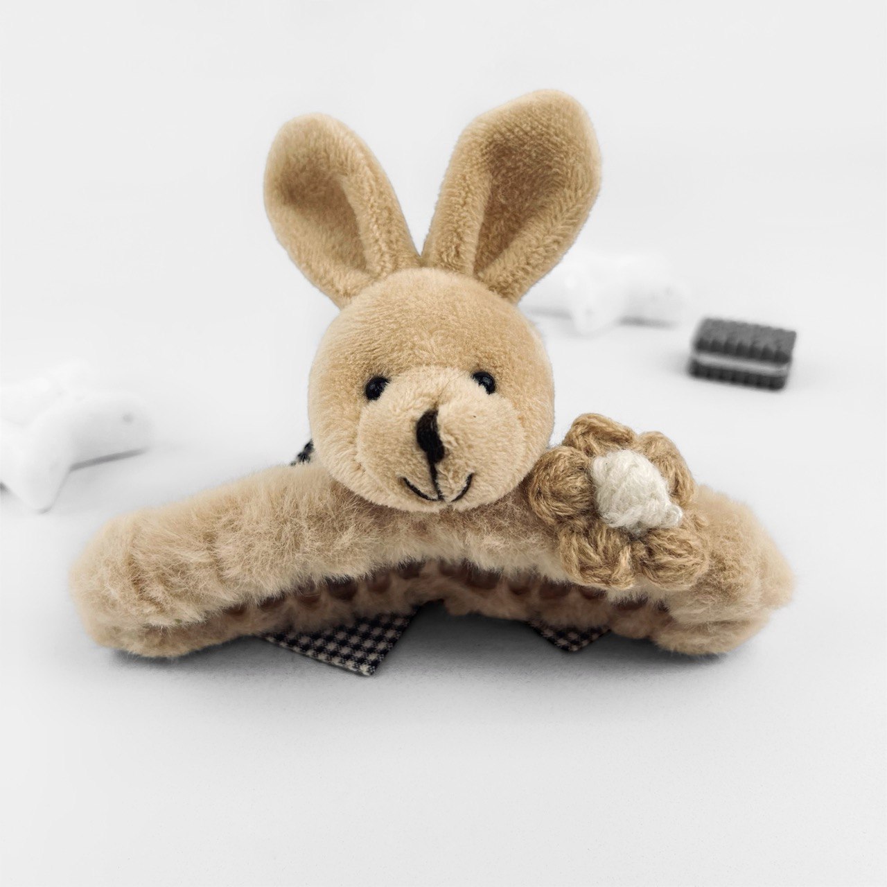 Заколка-крабик плюшевая "Зайка-Бантик" коричневый