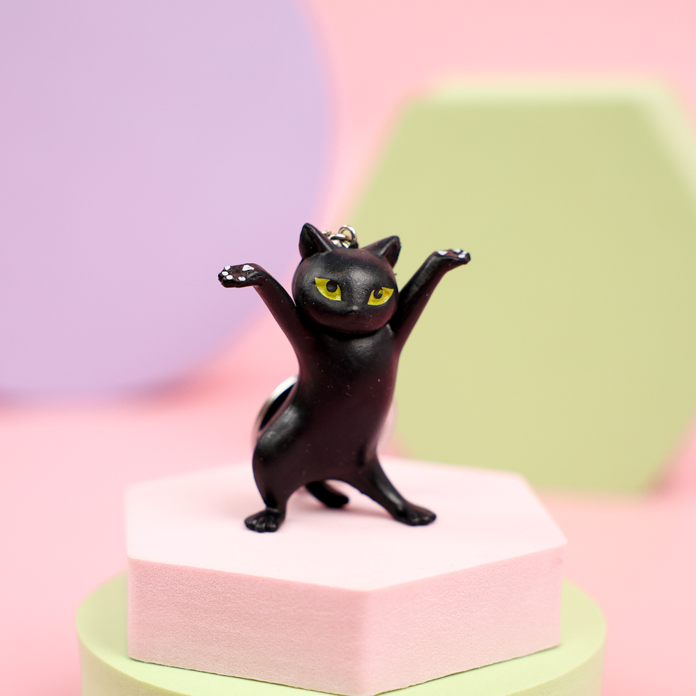 Брелок "Позирующий котик", черный