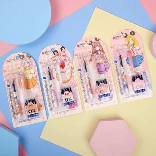 Перьевая ручка со сменными чернилами "Сейлор Мун"