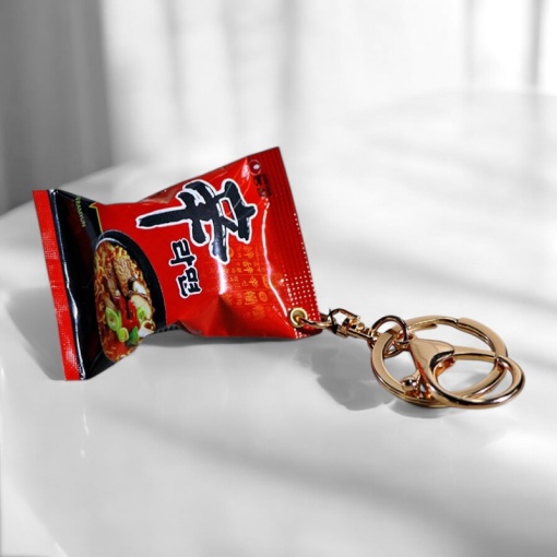 Брелок "Лапша" острая, красный