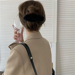 Заколка для волос плюшевая "Fluffy fur", черный