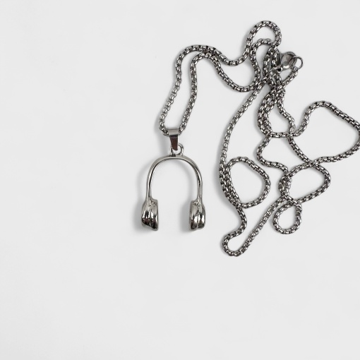 Кулон на цепочке "Наушники"