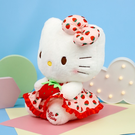 Мягкая игрушка "Кт" с клубникой 35см