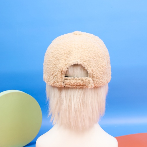 Бейсболка плюшевая "Unique" бежевый (54-60см)