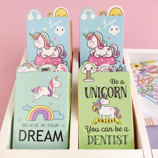 Мини-книжка со стикерами "Единороги"