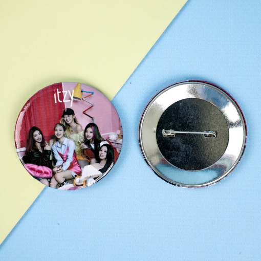 Значок круглый "K-pop" Itzy №3, 56мм