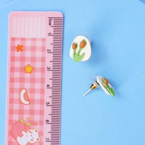 Серьги-гвоздики "Oil Painting" молочный