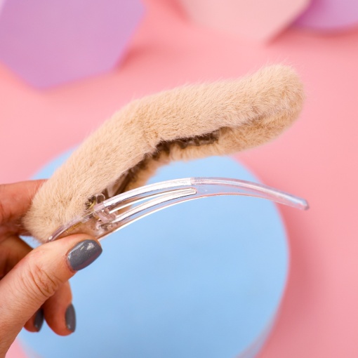 Заколка для волос плюшевая "Fluffy fur", бежевый