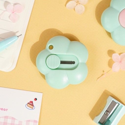 Канцелярский нож "Flower" мятный