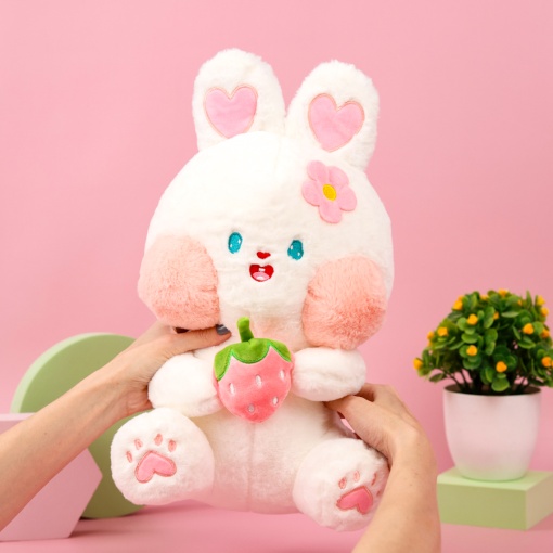 Мягкая игрушка "Кролик с клубникой" 45см