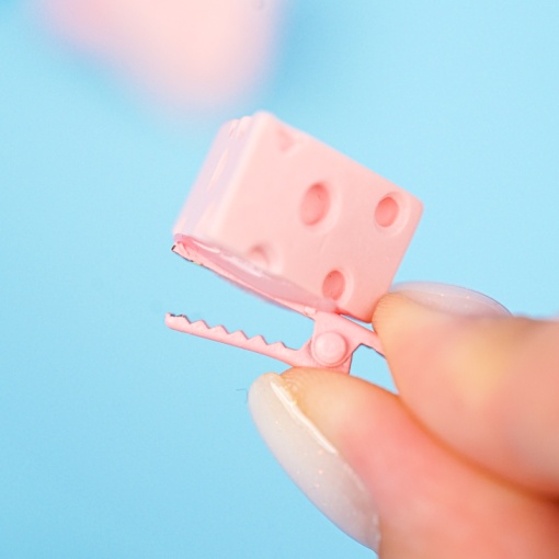 Заколка для волос "Сыр" розовый