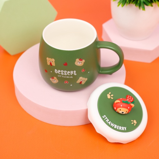 Кружка "Медведь с клубникой" бело-зеленый, 400 мл оптом со склада!