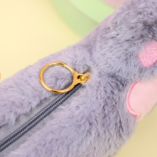 Пенал плюшевый "Лапка Yeah", серый