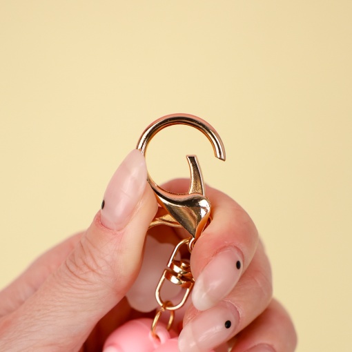 Брелок "Лапка" розовый 