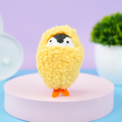 Мягкий брелок "Пингвин в креветке" 12 см