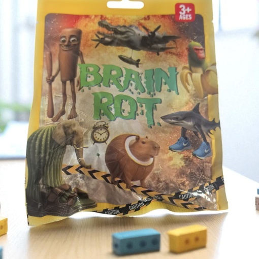 Мягкий брелок Surprise "Brainrot" в ассортименте 1шт