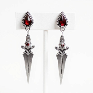 Серьги-гвоздики "Кинжал" red drop