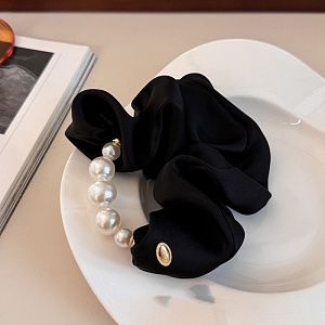 Резинка для волос "Silk and pearls" черный