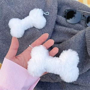 Мягкий брелок "Косточка" белый