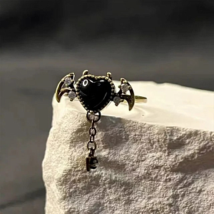 Кольцо "Gothic heart" с крыльями