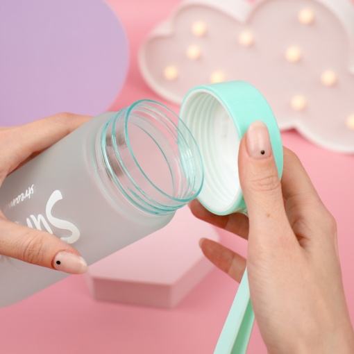 Бутылочка "Believe" матово-зеленый, 600 мл оптом