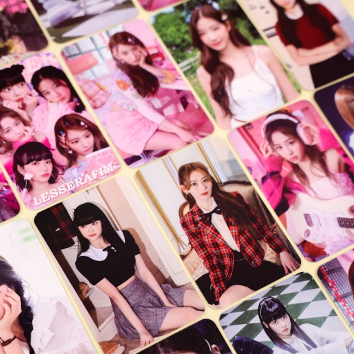 Набор картонных карточек "K-pop" Le Sserafim 30шт.