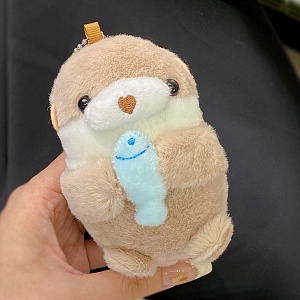 Мягкий брелок "Выдра с рыбкой" без цепочки