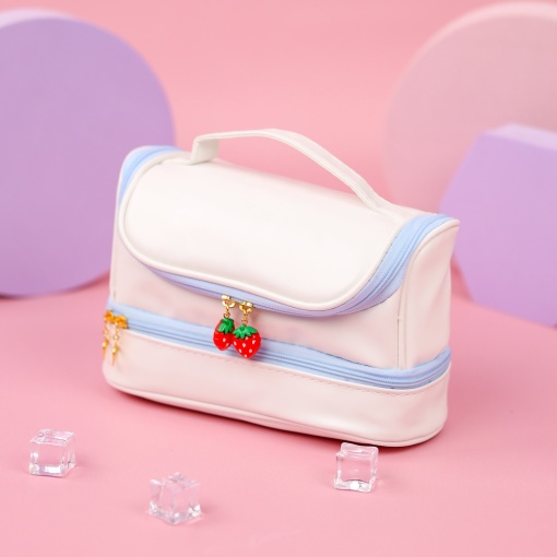 Косметичка "Strawberry", голубой 