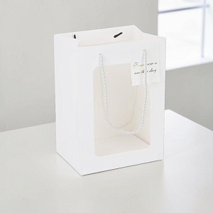 Подарочный пакет "Tomorrow is another day" белый, 14х23,8х34см