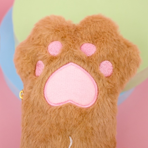 Пенал плюшевый "Лапка Yeah", коричневый