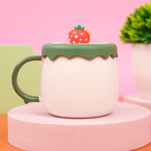 Кружка "Медведь с клубникой" бело-зеленый, 400 мл оптом со склада!