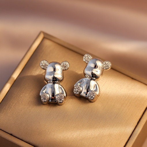 Серьги-гвоздики "Bearbrick" серебристый