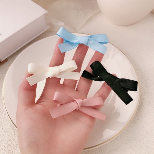 Заколка для волос "Бантик" белый