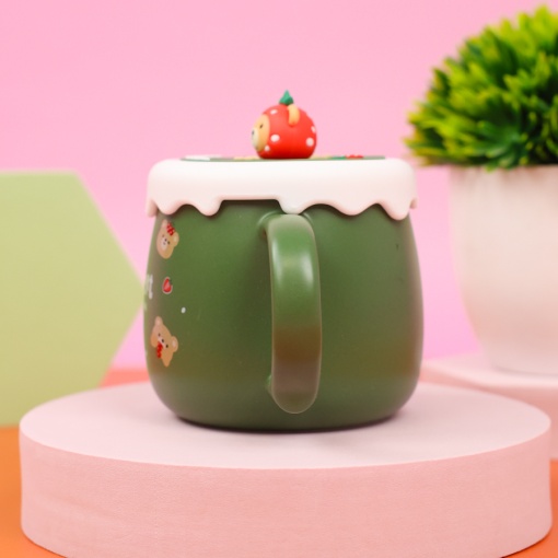 Кружка "Медведь с клубникой" бело-зеленый, 400 мл оптом со склада!