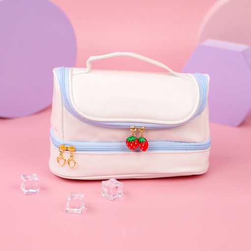 Косметичка "Strawberry", голубой 