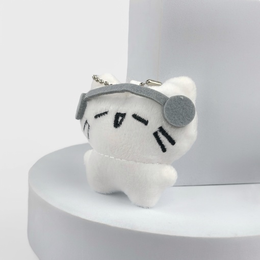 Мягкий брелок "Белый котик" в наушниках