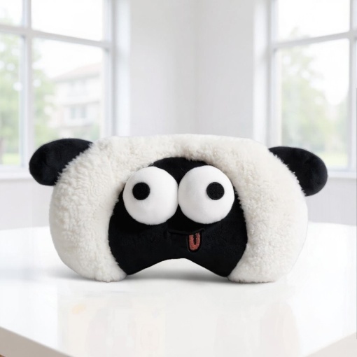 Маска для сна "Овечка" дразнится