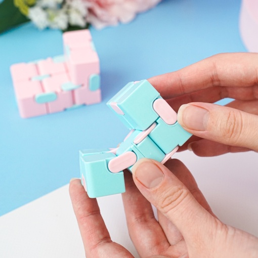 Бесконечный куб "Color", в ассортименте 1 шт.