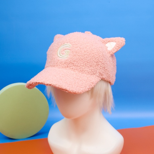 Бейсболка плюшевая "G" с ушками, розовый (56-60см)