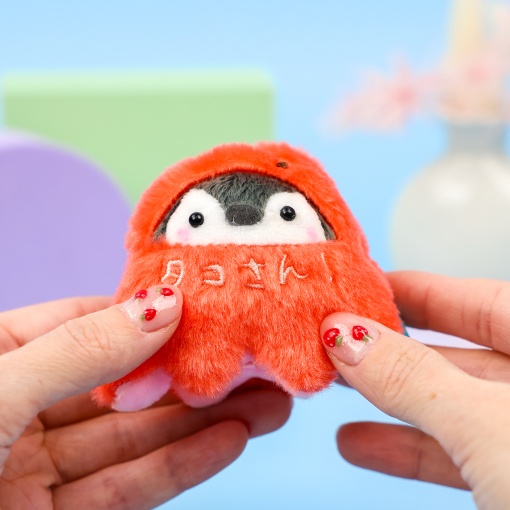 Мягкий брелок "Пингвин в костюме осьминога" 8 см