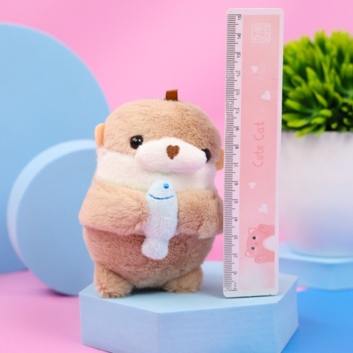 Мягкий брелок "Выдра с рыбкой"