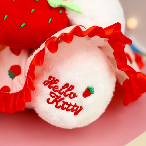 Мягкая игрушка "Кт" с клубникой 35см