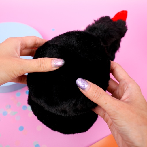 Меховые наушники "Devil" черный