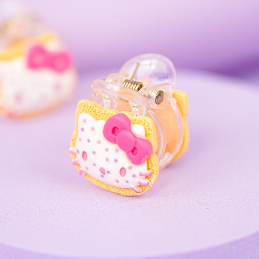 Заколка для волос "Kt"