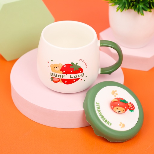 Кружка "Медведь с клубникой" бело-зеленый, 400 мл оптом со склада!