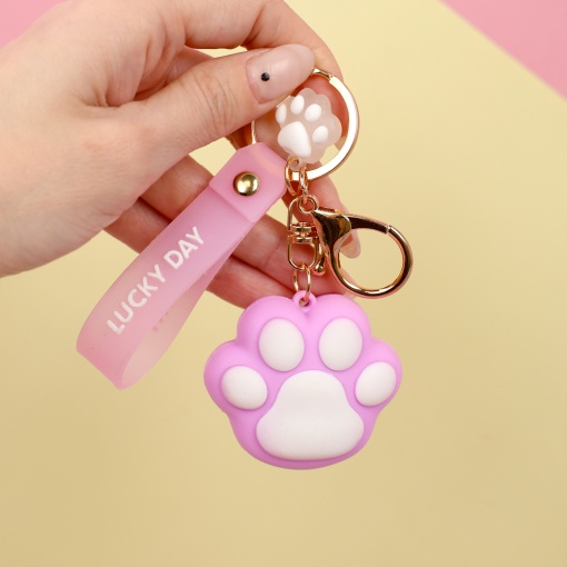 Брелок "Лапка" фиолетовый