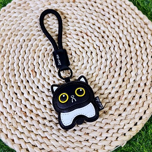 Брелок "Leather cat" sad, черно-белый