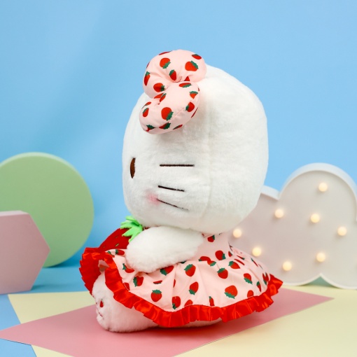 Мягкая игрушка "Кт" с клубникой 35см