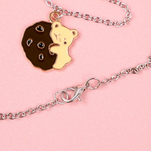 Кулон на цепочке "Мишка с печеньем"